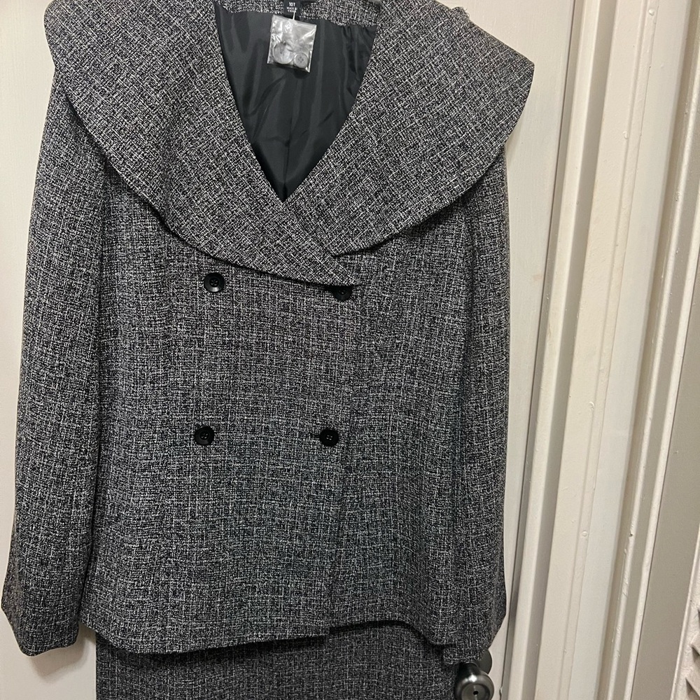 Elegant Black and White Tweed Blazer